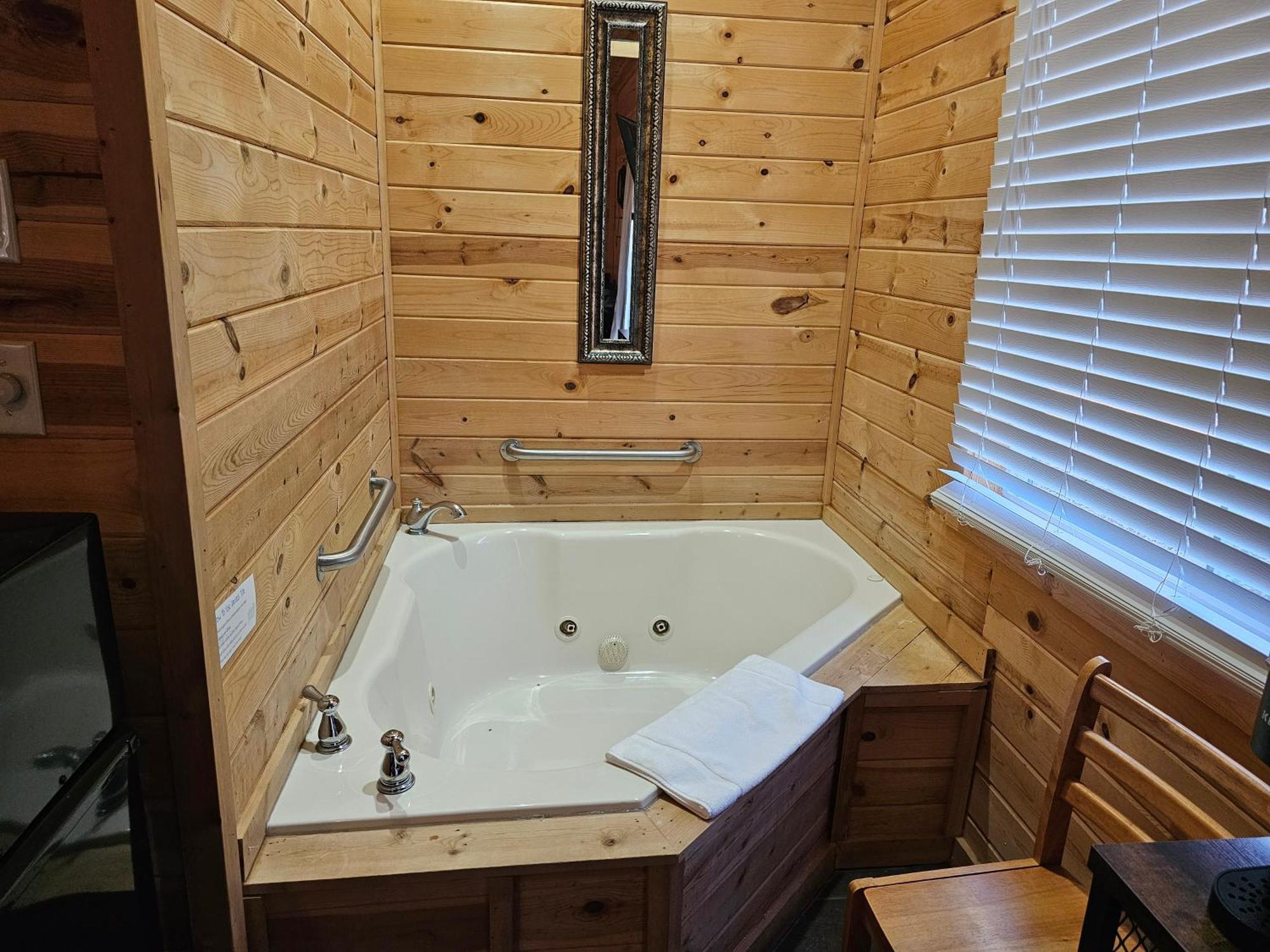 5 Min To Beaver Lake-King Bed-Fire Pit-Jetted Tub #5 يوريكا سبرينغز المظهر الخارجي الصورة